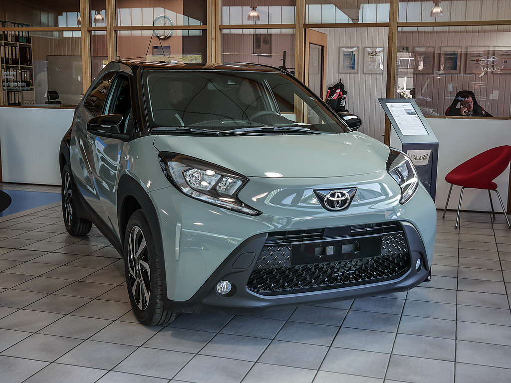 TOYOTA Aygo X 1.0 Team D KLIMA SHZ RÜCKFAHRKAMERA ACC