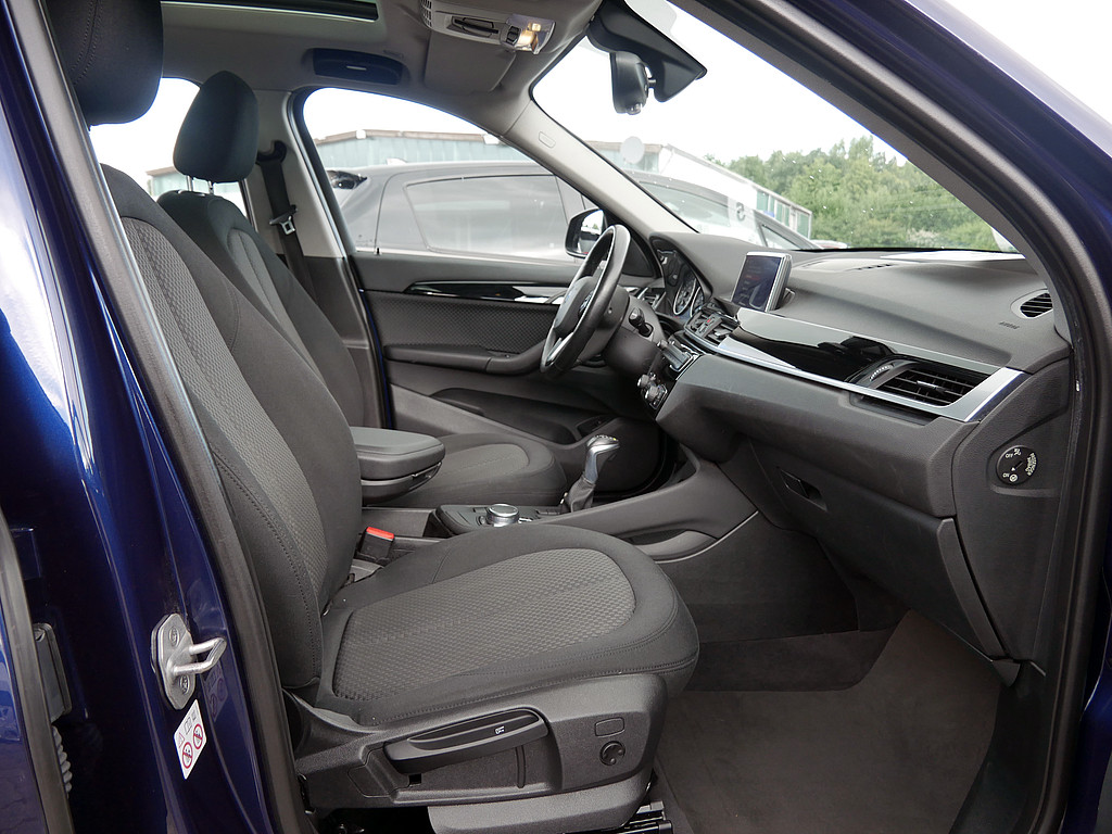 BMW X1 sDrive 18dA KEYLESS PDC SHZ NAVI ACC LED PANO