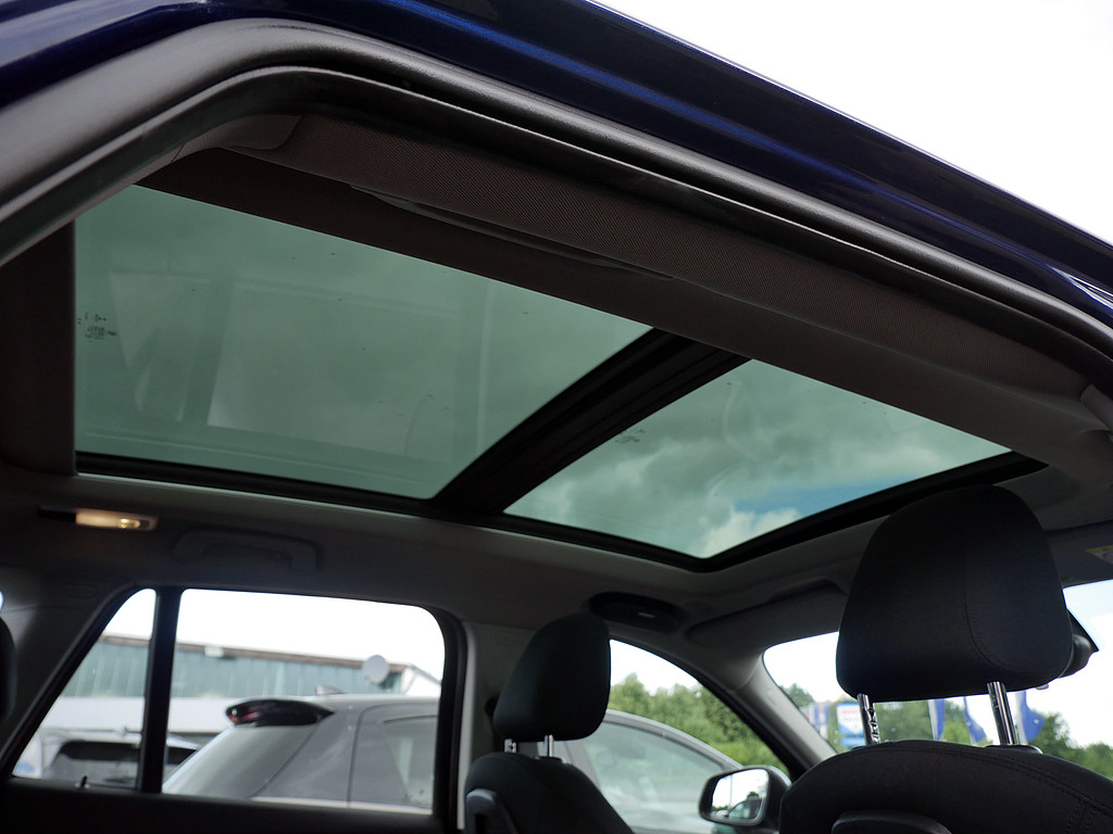 BMW X1 sDrive 18dA KEYLESS PDC SHZ NAVI ACC LED PANO