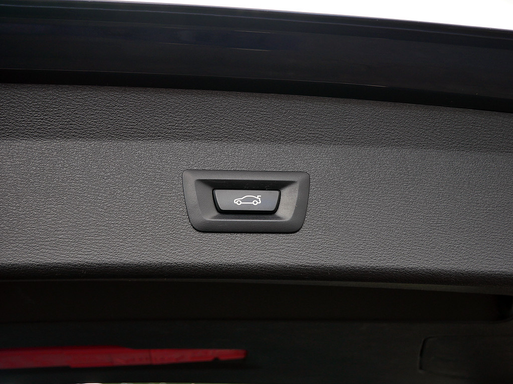 BMW X1 sDrive 18dA KEYLESS PDC SHZ NAVI ACC LED PANO