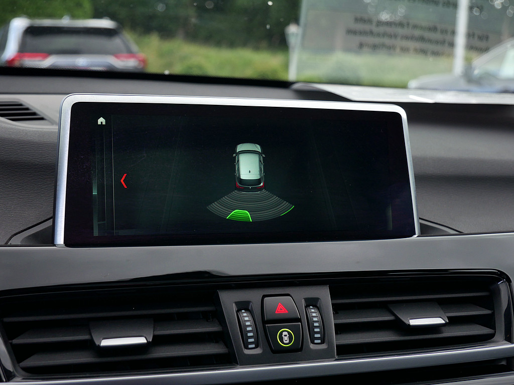 BMW X1 sDrive 18dA KEYLESS PDC SHZ NAVI ACC LED PANO