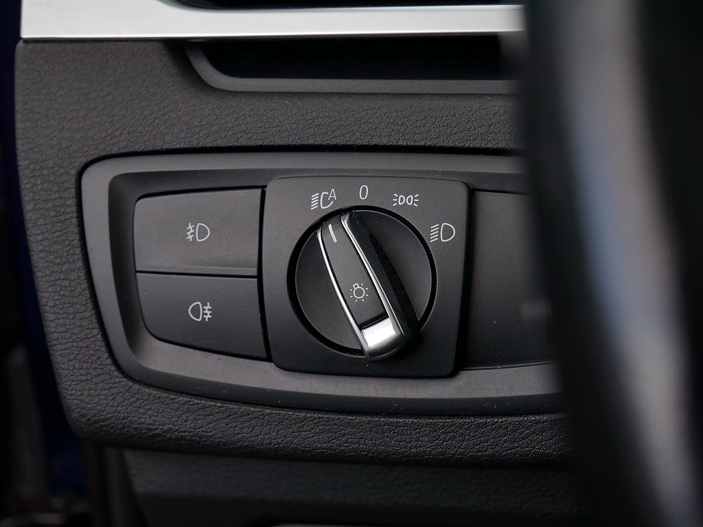 BMW X1 sDrive 18dA KEYLESS PDC SHZ NAVI ACC LED PANO