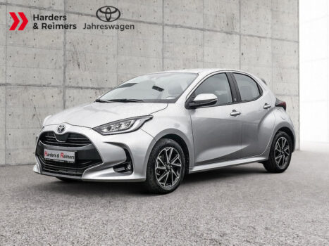 TOYOTA Yaris Hybrid Team D KLIMA SHZ KAMERA ACC LED