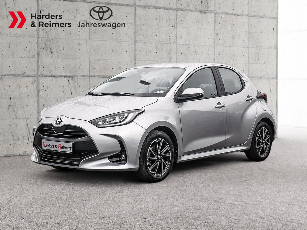 TOYOTA Yaris Hybrid Team D KLIMA SHZ KAMERA ACC LED