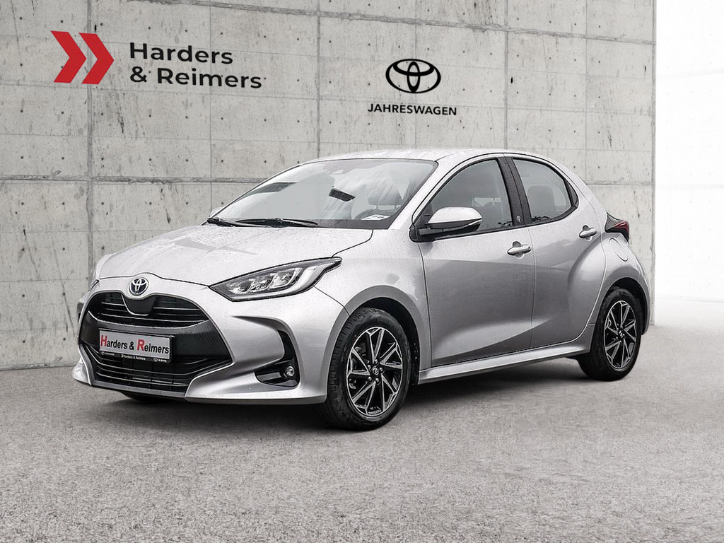 TOYOTA Yaris Hybrid Team D KLIMA SHZ KAMERA ACC LED