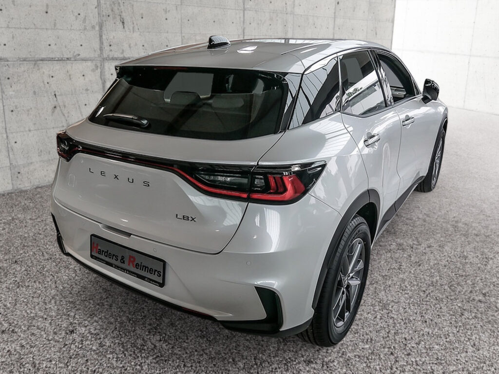 LEXUS LBX 1.5 Comfort PDC SHZ KAMERA NAVI ACC LED