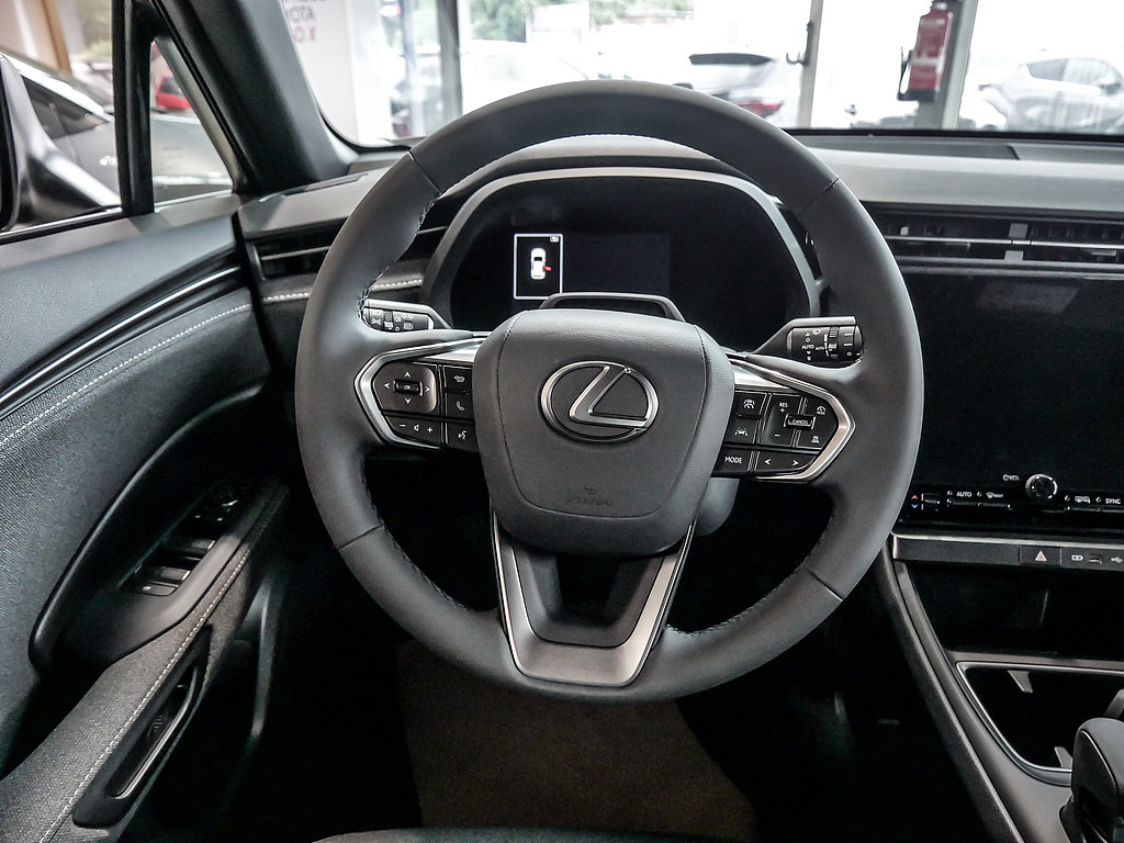 LEXUS LBX 1.5 Comfort PDC SHZ KAMERA NAVI ACC LED