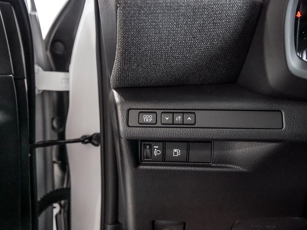 LEXUS LBX 1.5 Comfort PDC SHZ KAMERA NAVI ACC LED