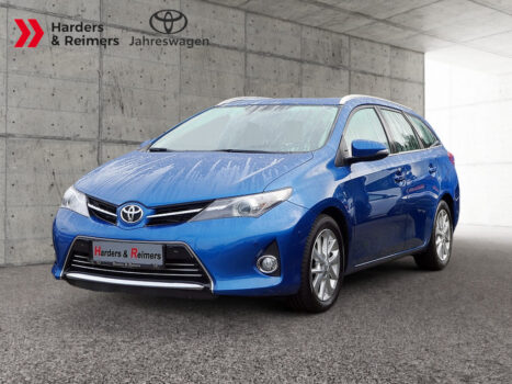 TOYOTA Auris Touring Sports 2.0 D-4D Executive SHZ NAVI